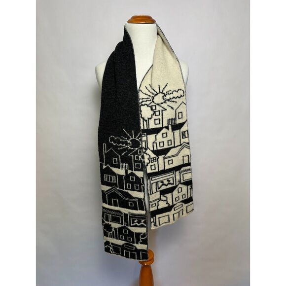 Double Knit Scarf Unisex One Size City town Print reversible Charcoal Gray Cream - Picture 2 of 5